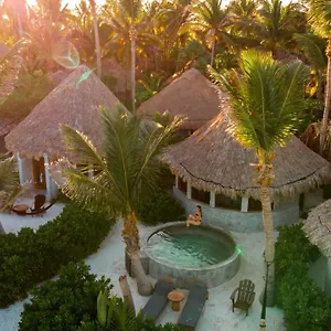 **** Hotell Maya By G Mexiko